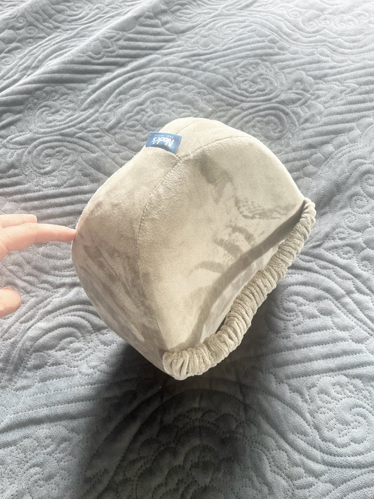 Orthopaedic knee pillow