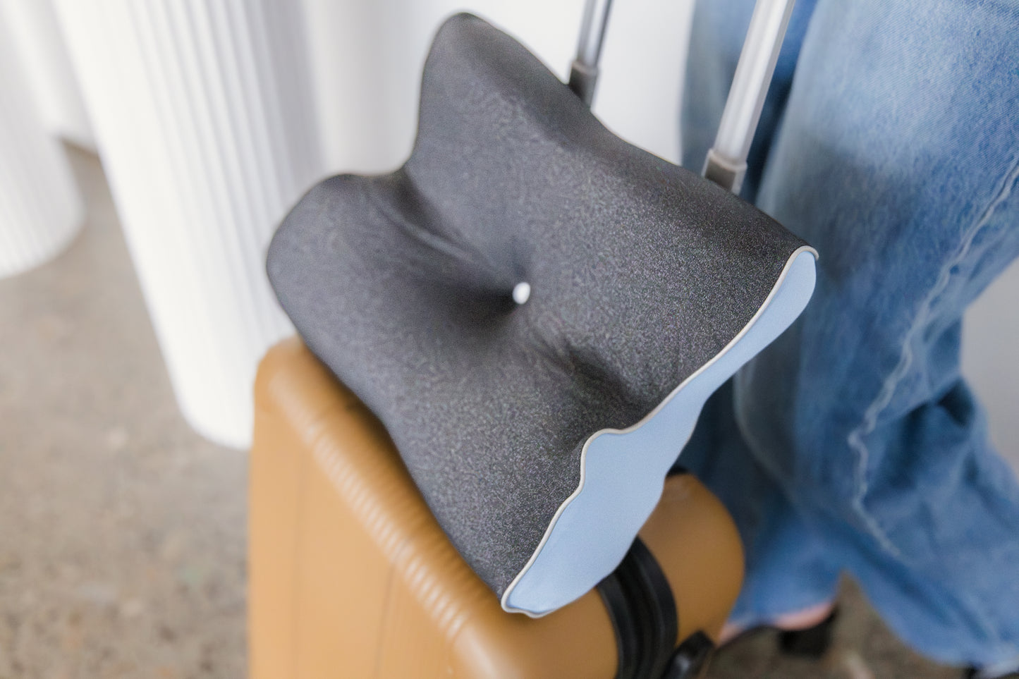 Orthopaedic travel pillow