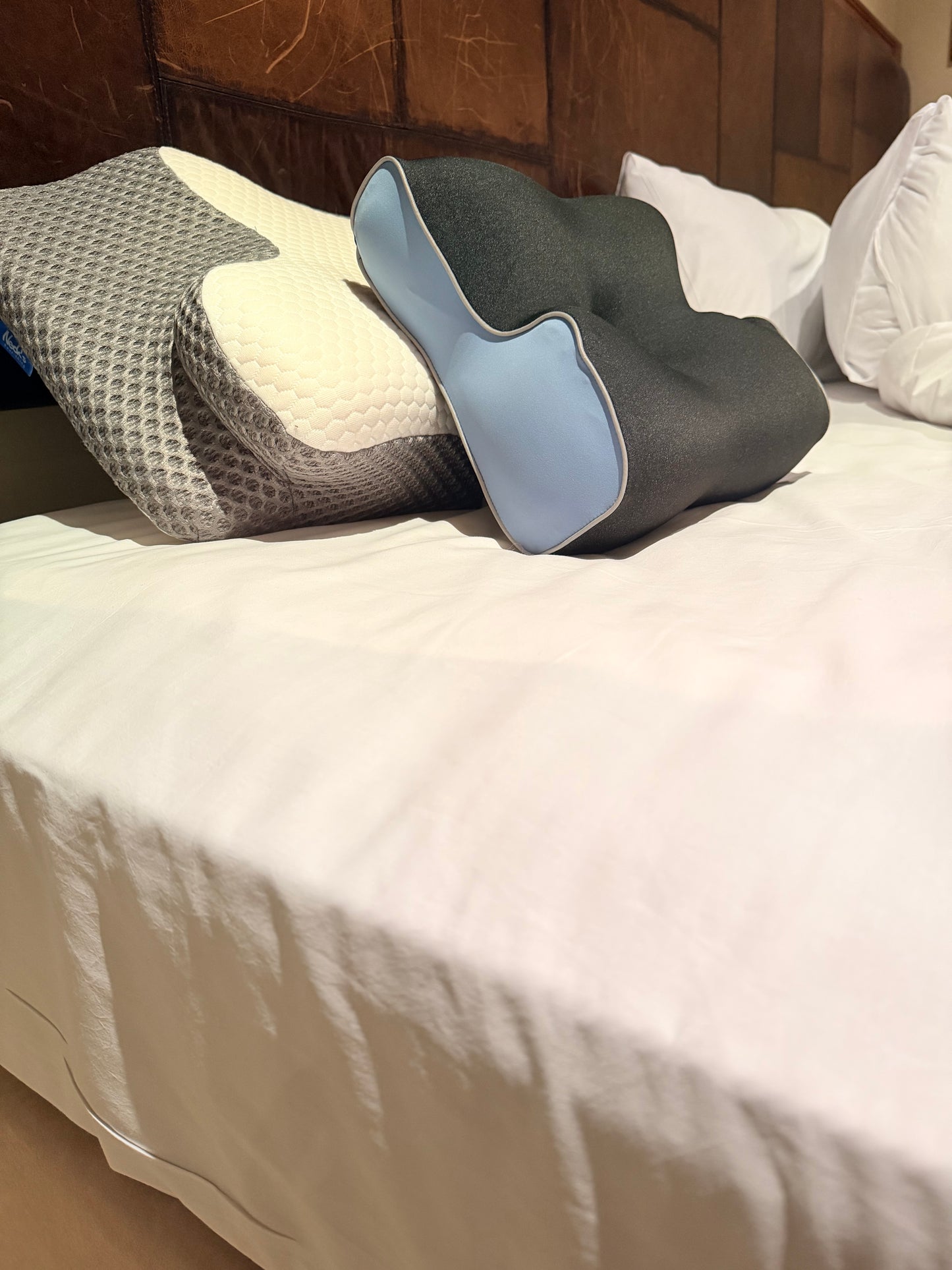 Orthopaedic travel pillow