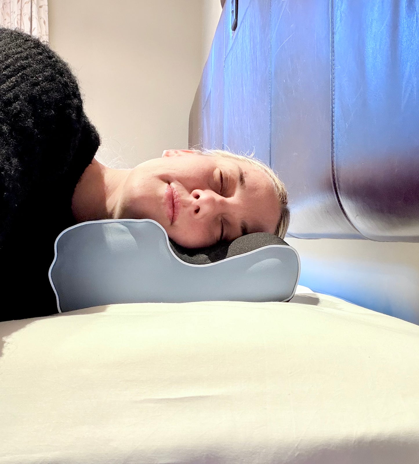 Orthopaedic travel pillow